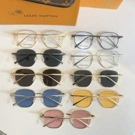 Picture of Louis Vuitton Sunglasses _SKUfw76276512fw